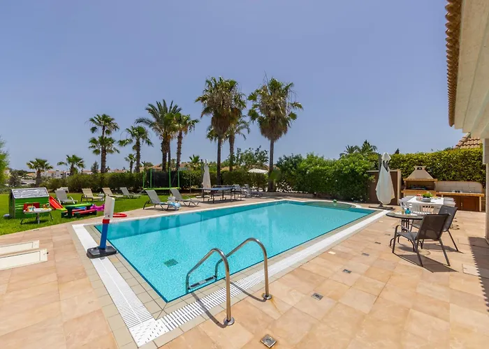 Sunnyvillas: 4br Seafront Villa*private Pool*bw44 Protaras